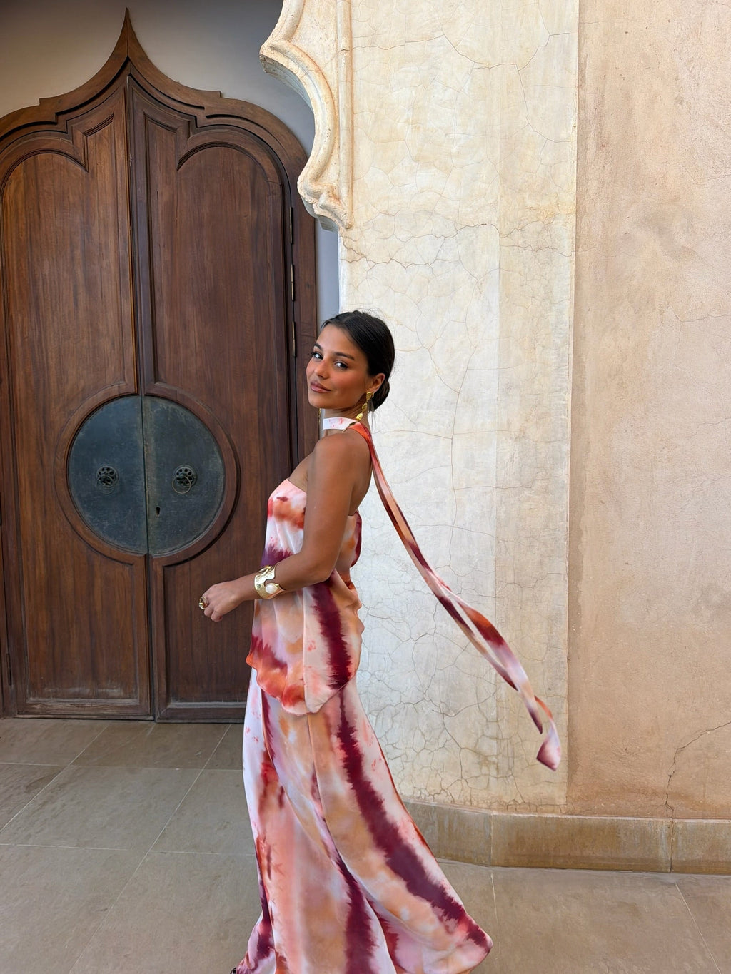 Vestido maxi con lazada al cuello