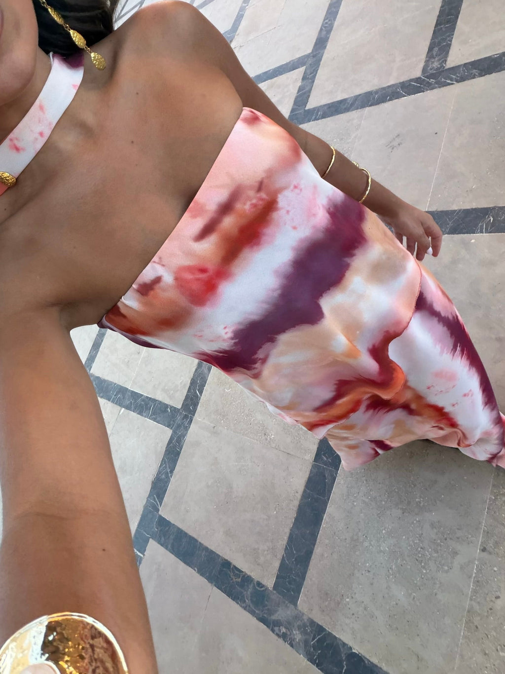 Vestido maxi con lazada al cuello