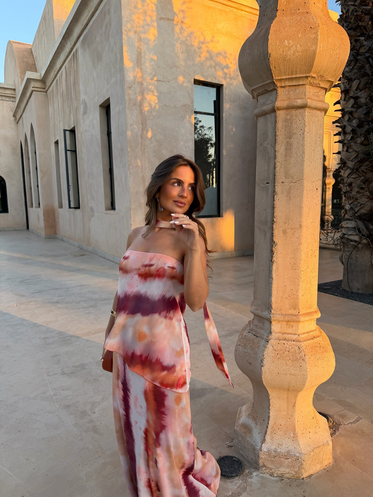 Vestido maxi con lazada al cuello