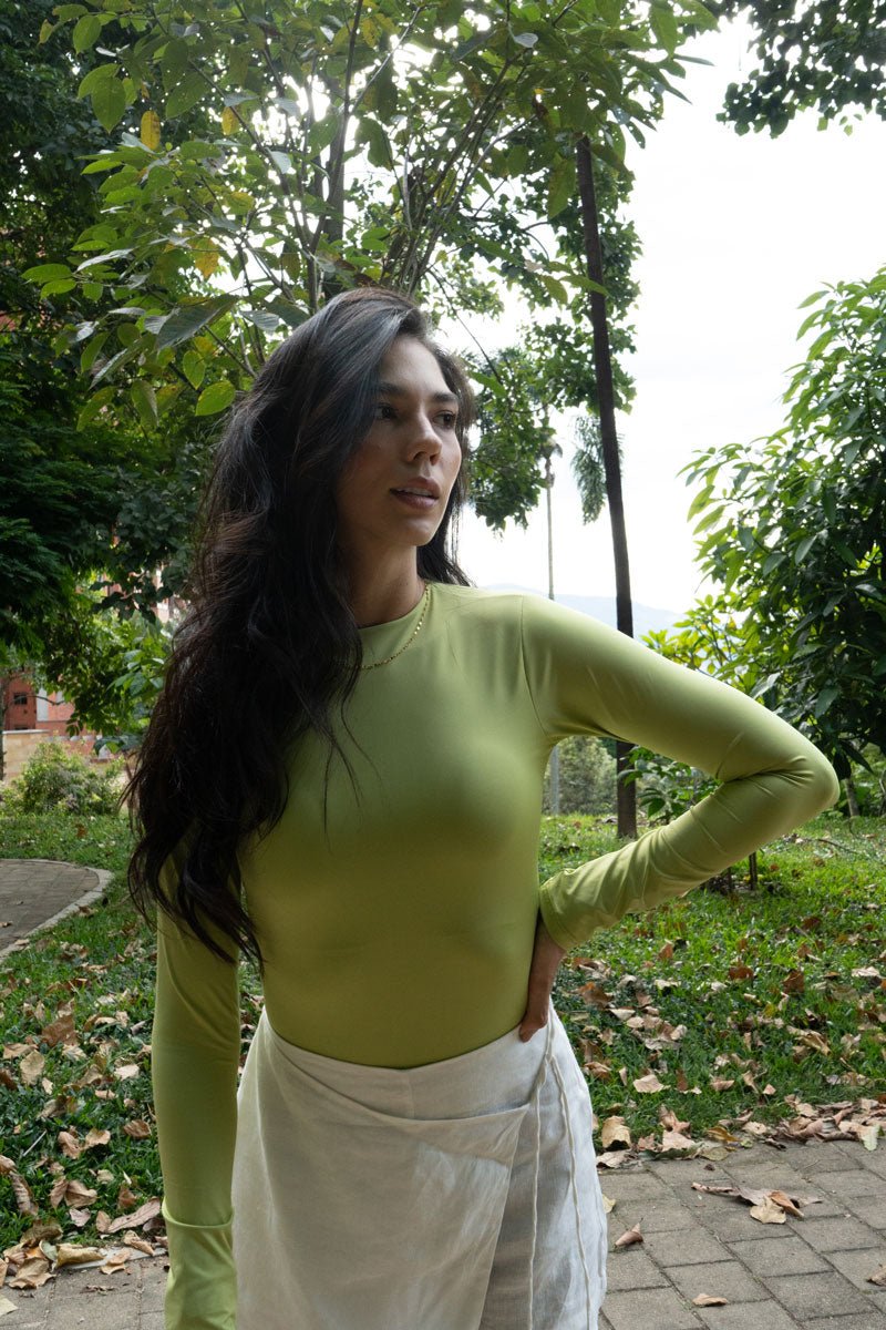 Body cuello cerrado  - Apple